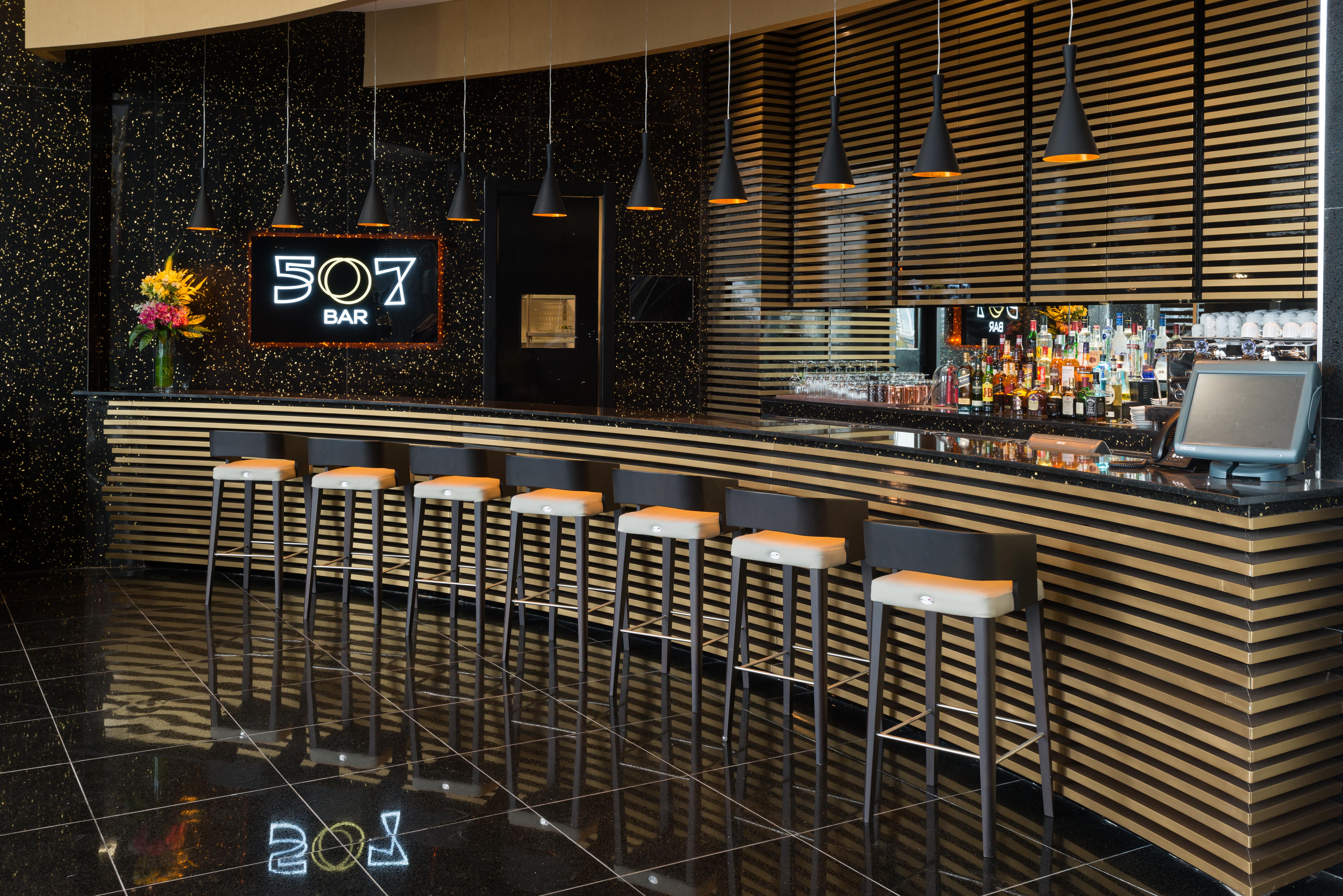 Hotel Las Americas Golden Tower Panama Zewnętrze zdjęcie 507 Bar