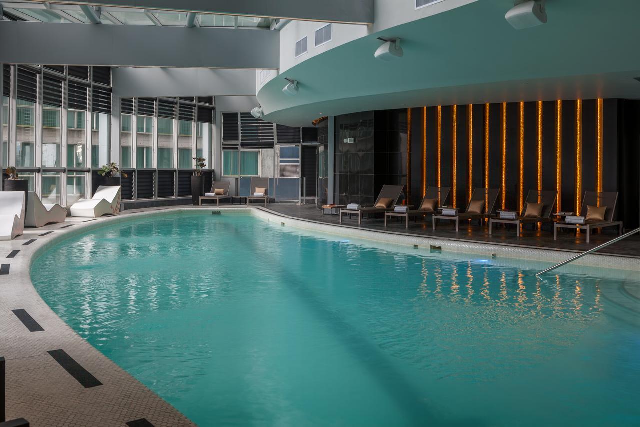 Hotel Las Americas Golden Tower Panama Zewnętrze zdjęcie The pool at the hotel